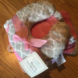 Baby blanket and neck pillow